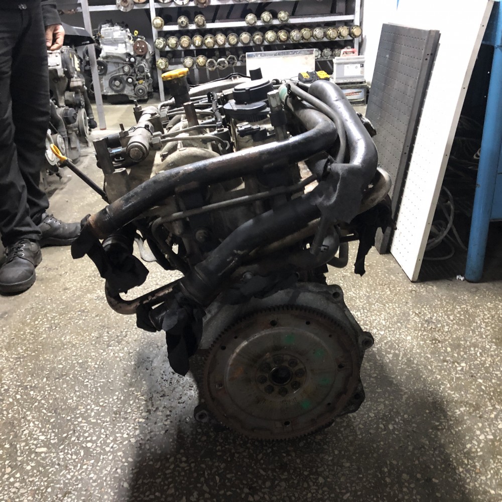 2004 JEEP CHEROKEE KJ 2.8 MOTOR